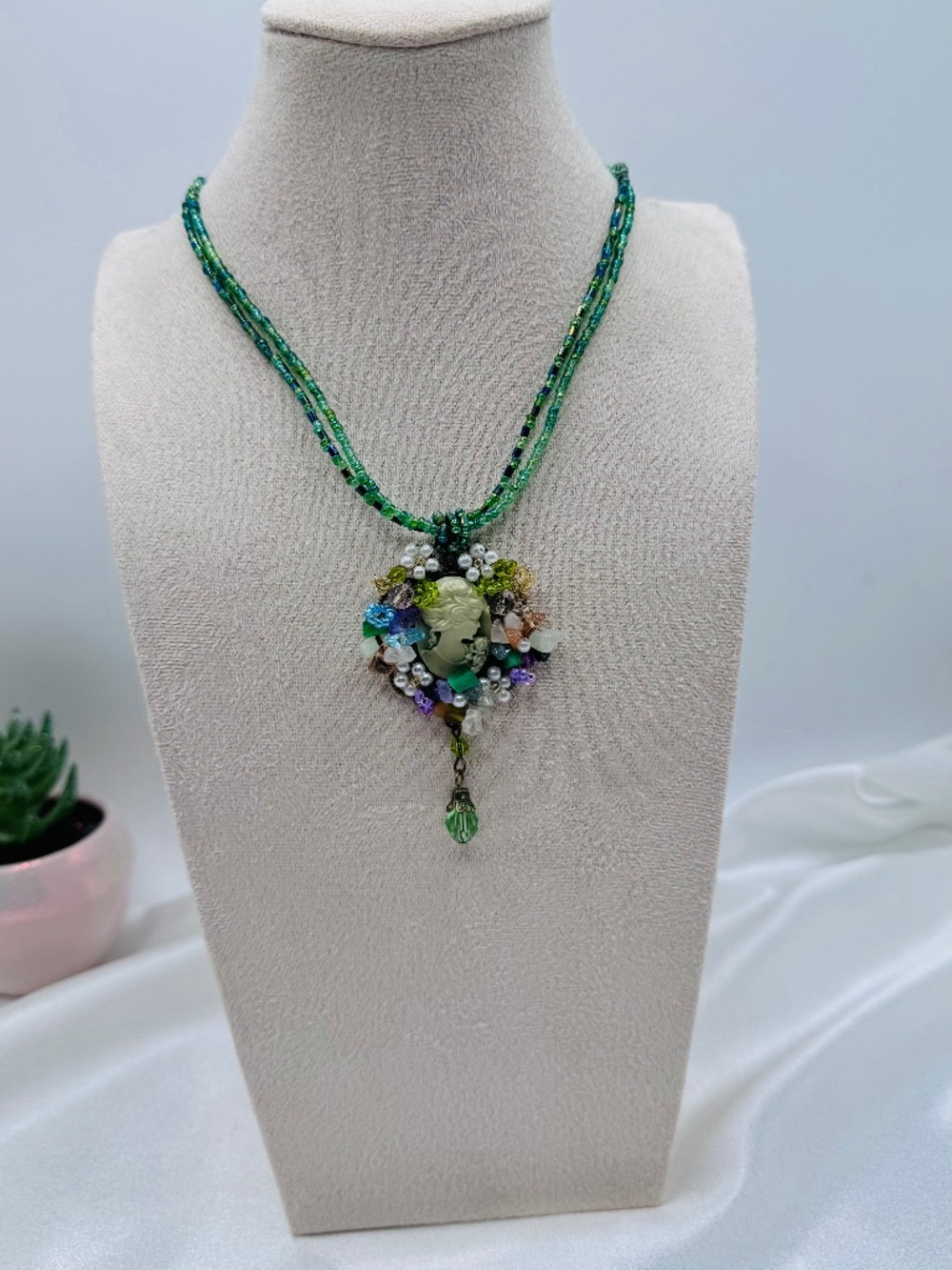 Vintage Style Green Beaded Cameo Statement Necklace Gemstone & Pearl Pendant